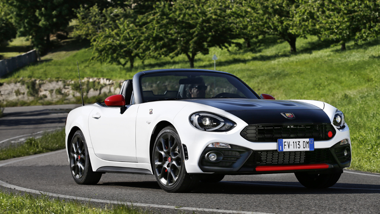 Σε δημοπρασία το τελευταίο Abarth 124 Spider